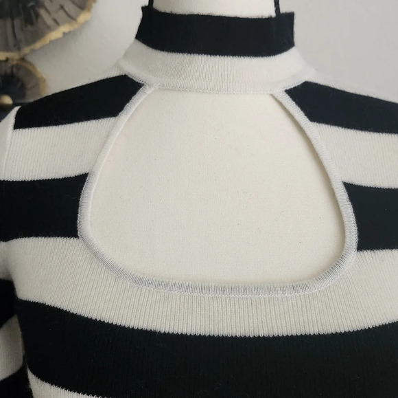 Le Superbe Observatory Wool & Cashmere Turtleneck Sweater - Picture 11 of 11